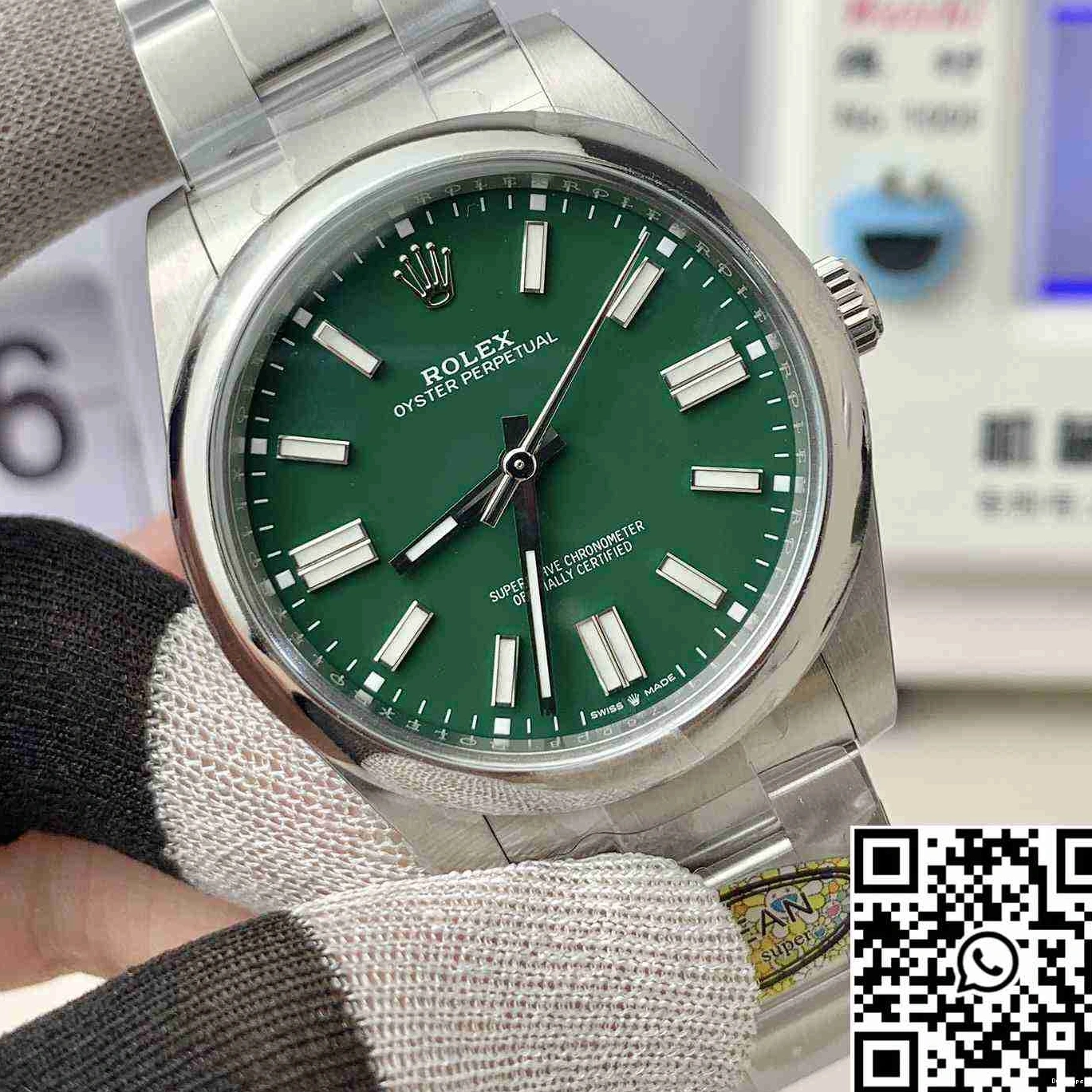 M124300-0005 41MM Clean Oyster Dial Green Factory Rolex Perpetual 0913